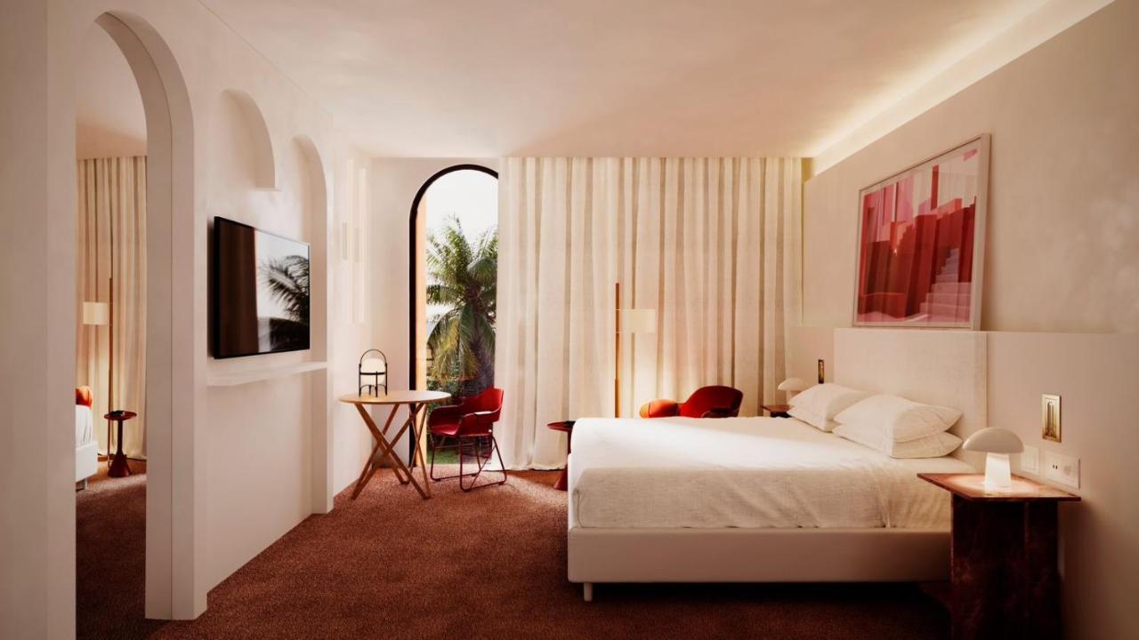 Doubletree By Hilton Ben Guerir Hotel & Residences Benguerir Екстериор снимка