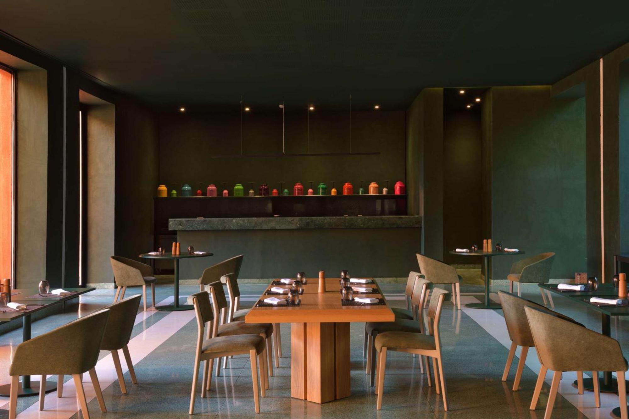 Doubletree By Hilton Ben Guerir Hotel & Residences Benguerir Екстериор снимка