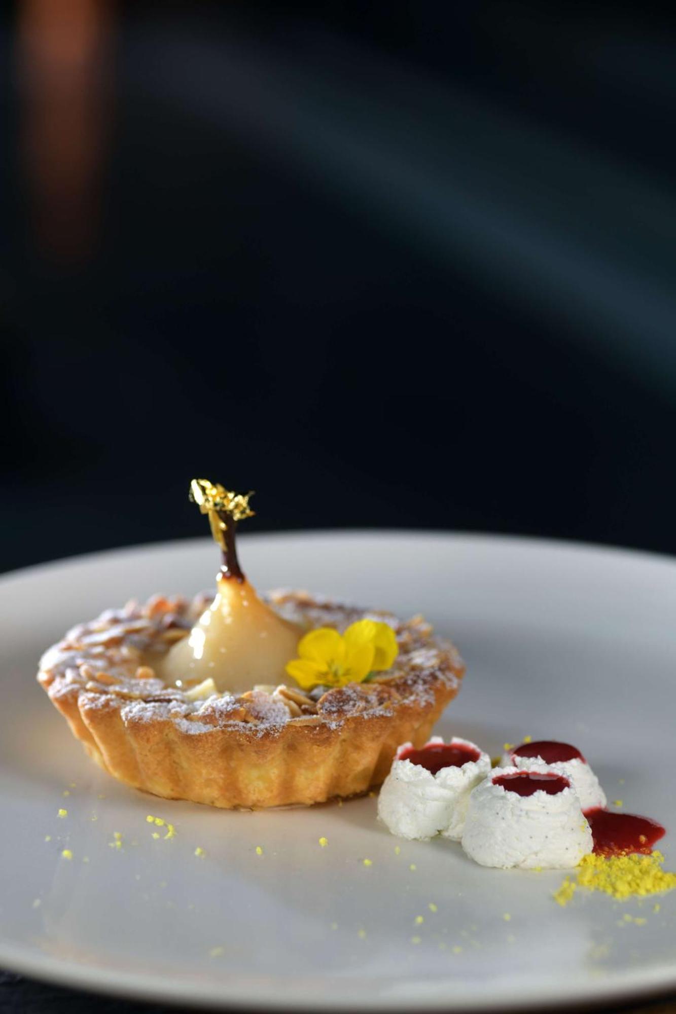 Doubletree By Hilton Ben Guerir Hotel & Residences Benguerir Екстериор снимка